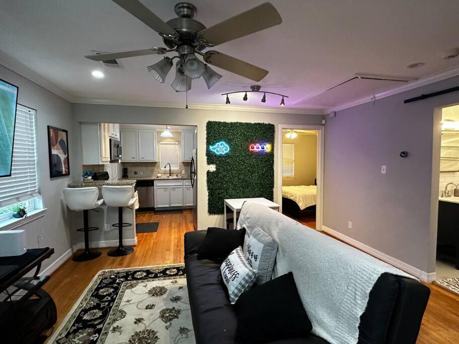 Townhouse Near Midtown Daire Houston Dış mekan fotoğraf
