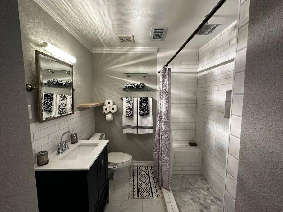 Townhouse Near Midtown Daire Houston Dış mekan fotoğraf