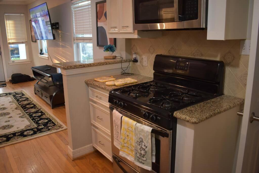 Townhouse Near Midtown Daire Houston Dış mekan fotoğraf